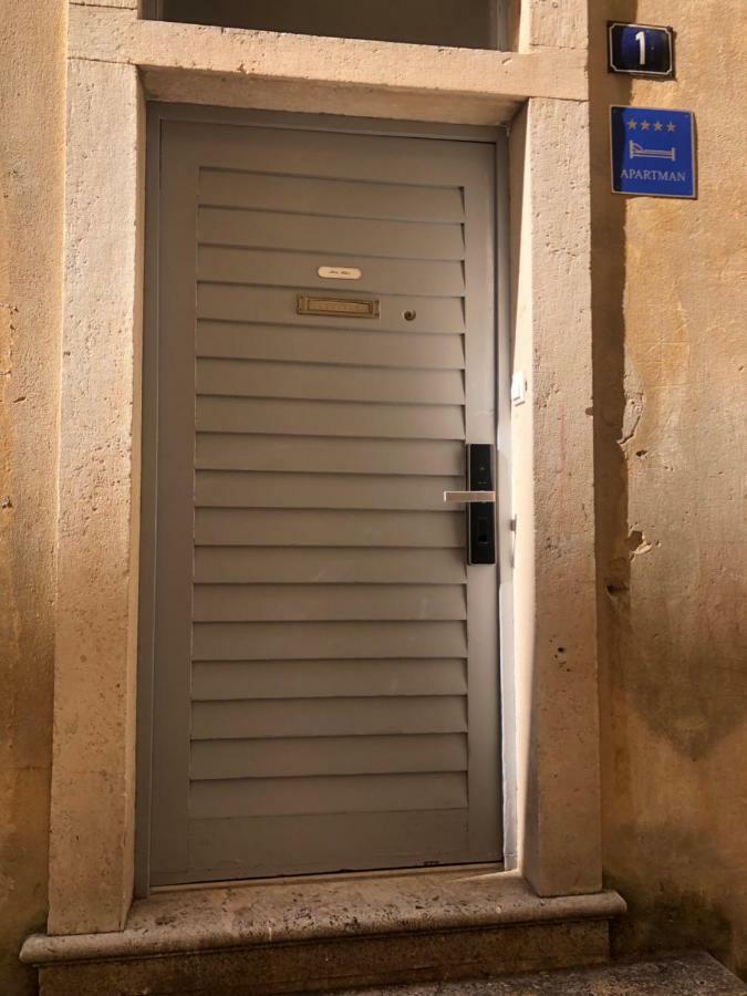 Touched Vip Zadar Lägenhet Exteriör bild